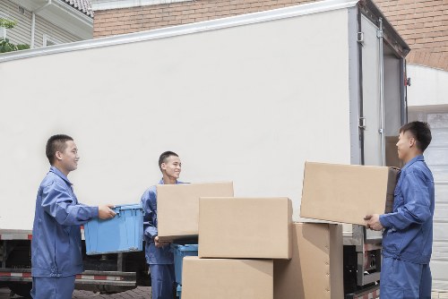 Local moving team planning access and parking for a Barnes property